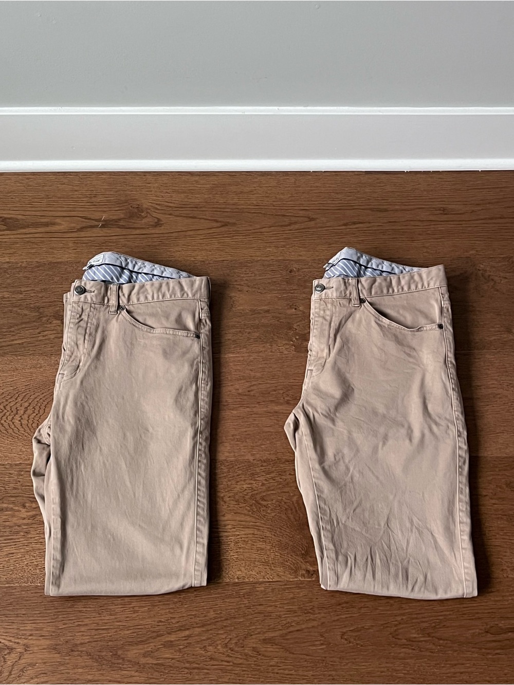 Peter Millar Lot of 2 Crown Ultimate Sateen 5-Pocket Chino Pants 34x32” Khaki